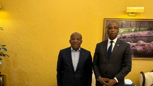 L'Ambassadeur ivoirien accueille le Ministre du Tourisme à l'aéroport d'Addis-Abeba