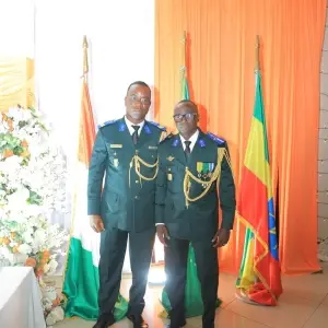 10_uniformes_militaires