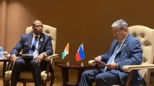 L'Ambassadeur de Côte d'Ivoire rencontre le Ministre des Affaires Étrangères des Philippines