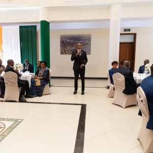 04_discours_salle